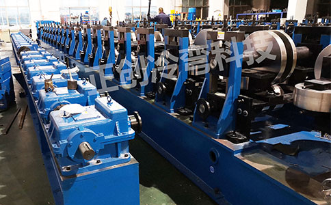 汽車車廂板設(shè)備選材時(shí)需注意哪些問(wèn)題